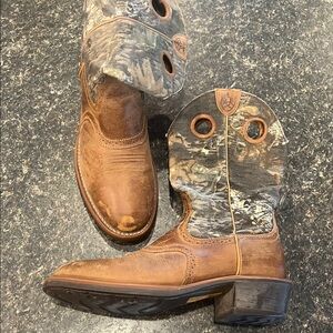 Men’s Ariat cowboy boots, camo uppers, size 11
